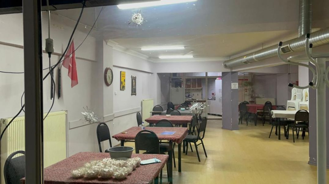 Bursa'da motosikletli şahıs kıraathaneyi kurşunladı