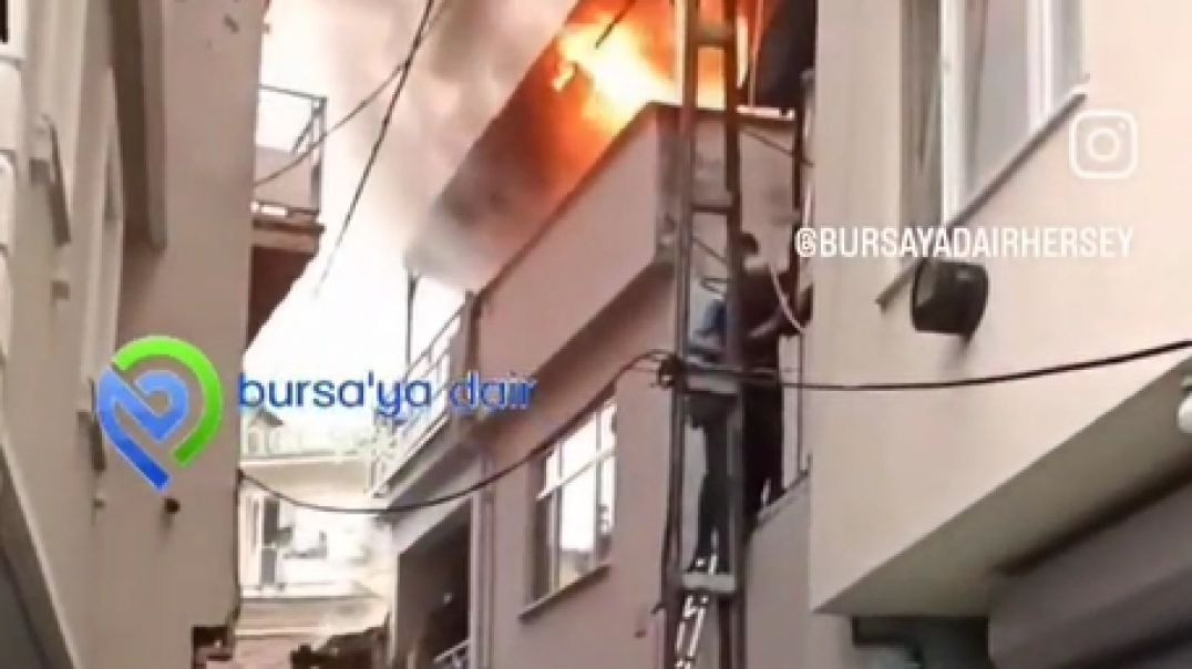 Bursa'da engelli kadın yangında can verdi: Alevlerin yükseldiği anlar kamerada!