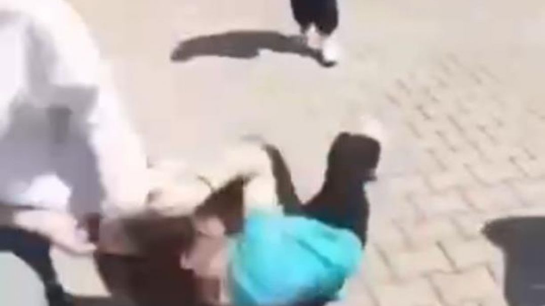 Bursa'da akran zorbalığı şaşkına çevirdi: Saçından tutup yerde sürükledi