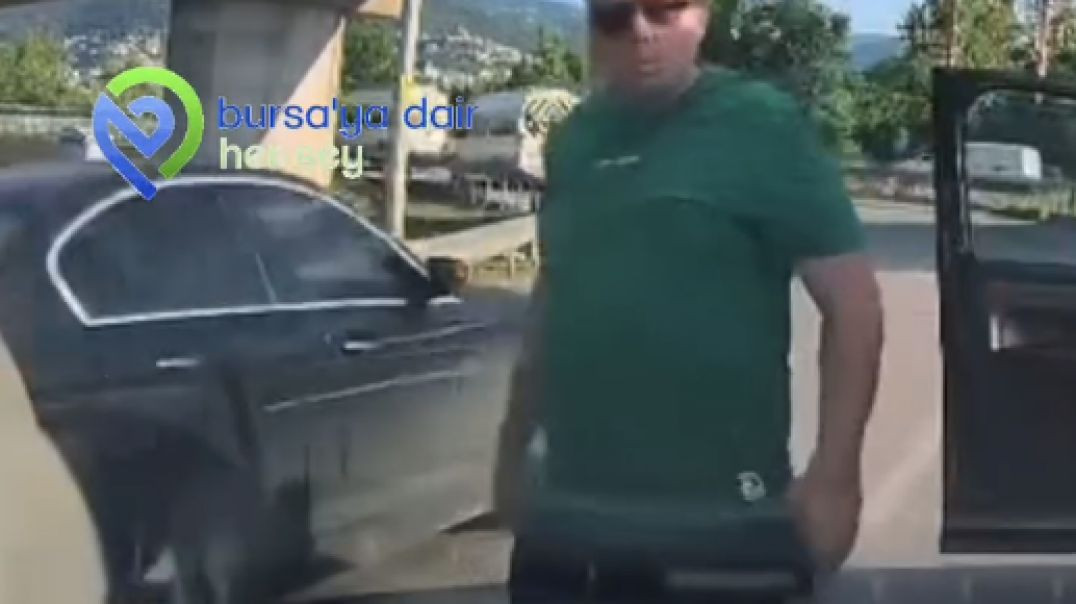 Bursa'da sinyalsiz şerit değiştirdi... “Kafanı gözünü patlatırım” diyerek küfür etti.