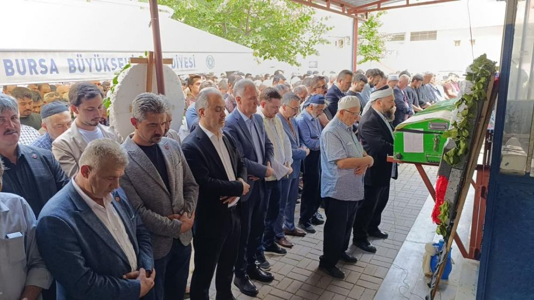 İnegöl'de kazada hayatını kaybeden muhtar Veli Çetin toprağa verildi