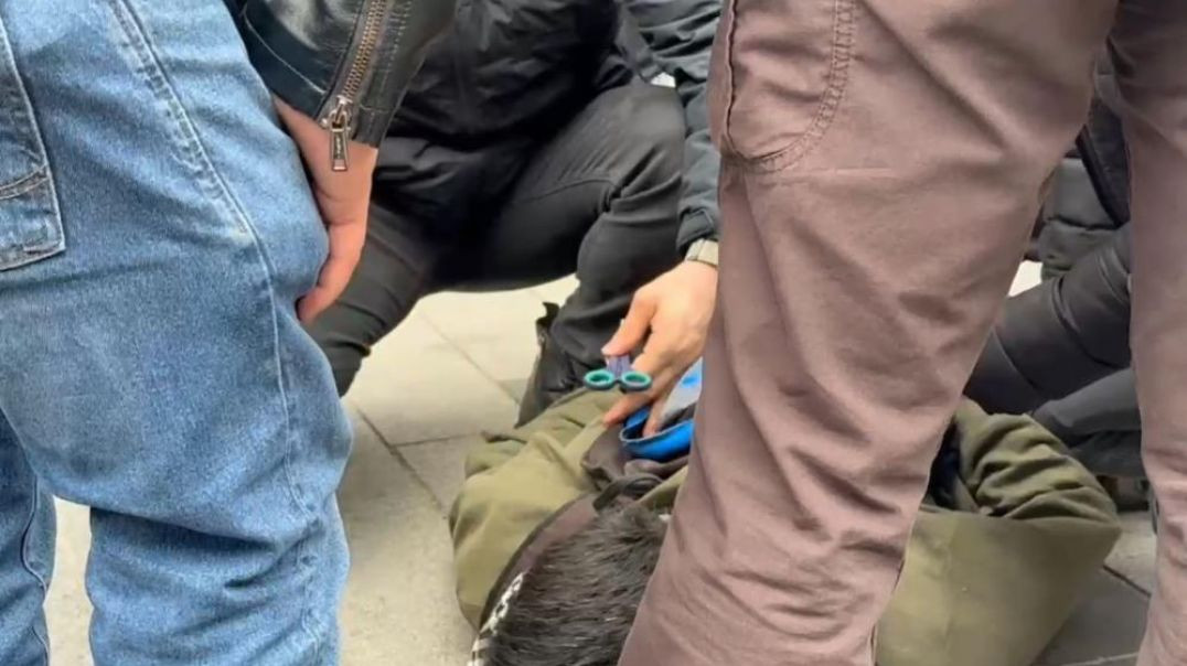 İstanbul’da çantasından makas çıkan göstericiden ilginç savunma: Burun kıllarımı alıyorum