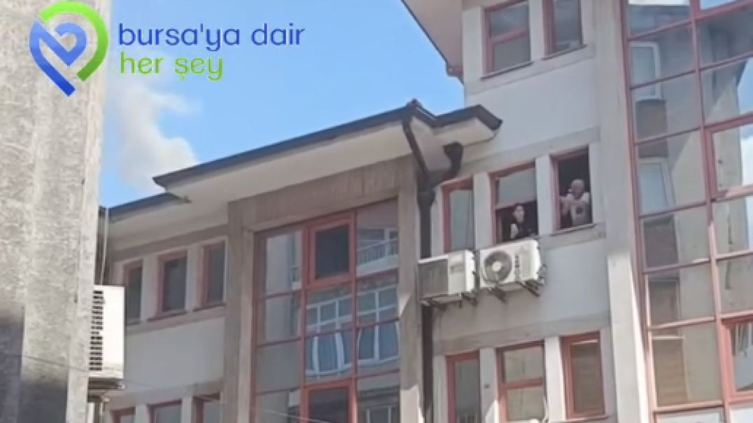 Bursa'da çatı katında yangın paniği: Olay yerine ekipler sevk edildi!