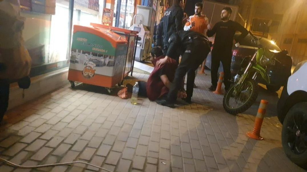 Bursa'da zihinsel engelli genç, bakkalı kundaklamaya çalıştı