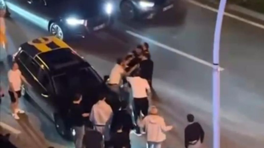 Bursa'da şampiyonluk kutlamaları tekmeli kavgaya dönüştü