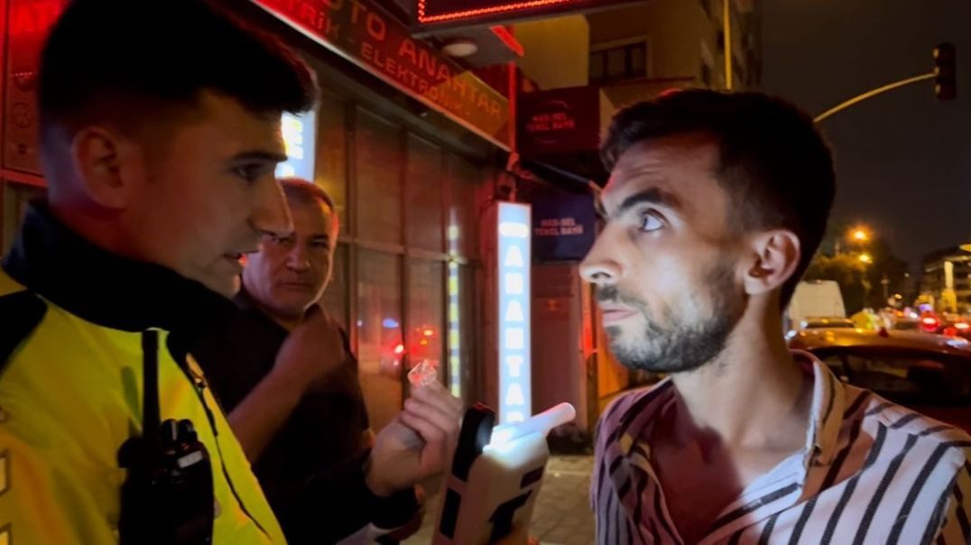 Bursa'da 4 kez alkolmetreyi üflemeyip kaçtı... Polis “Ehliyetin Bende” deyince döndü