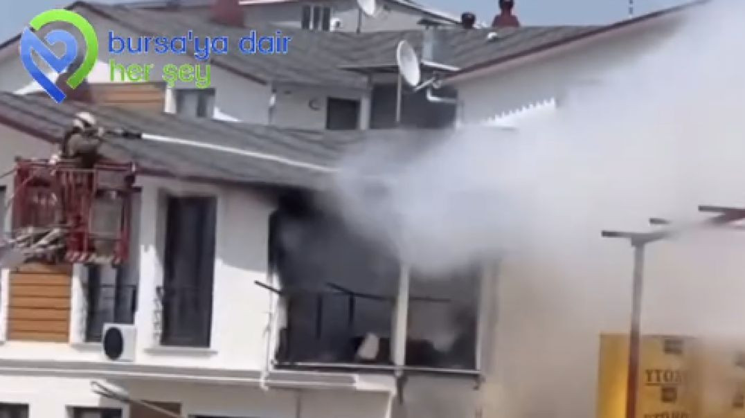 Bursa'da ev yangını paniği: Alevler kısa sürede büyüdü!