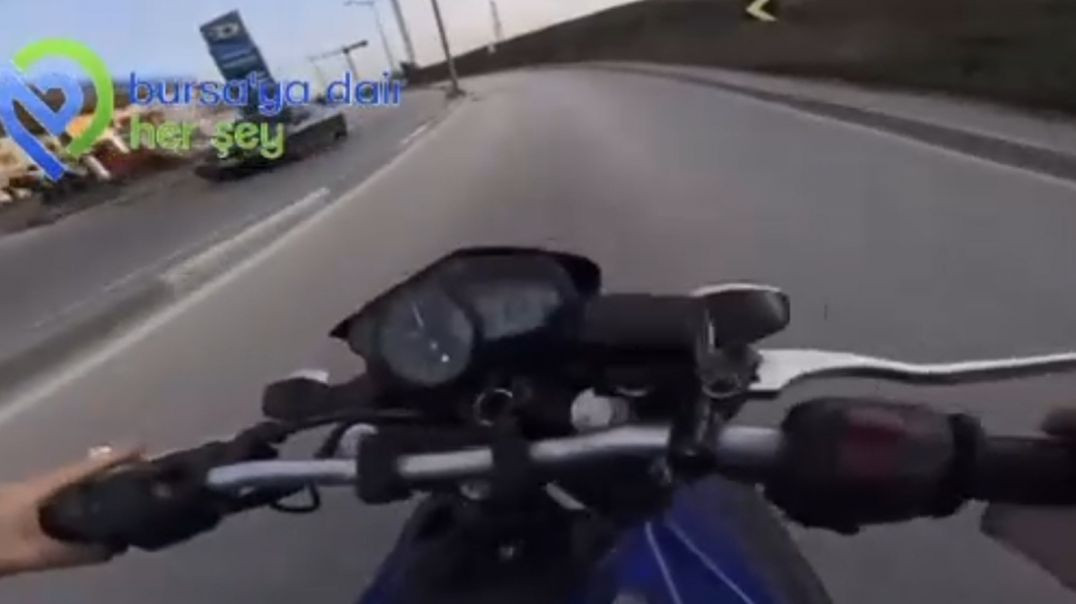 Bursa'da drift yapan motosiklet sürücüsü kaza yaptı: O anlar kask kamerasında