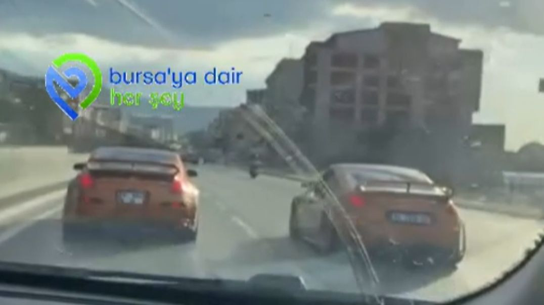 Bursa'da iki şeritli yolu kapatan düğün konvoyu çileden çıkardı