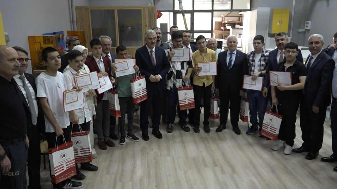 Bursa'da 656 bin 200 öğrenci karnesini aldı