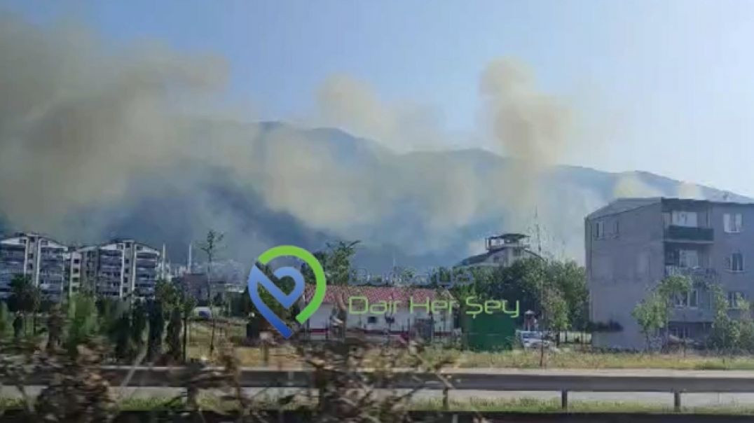 Bursa'da çatı yangını paniği: Çok sayıda ekip sevk edildi