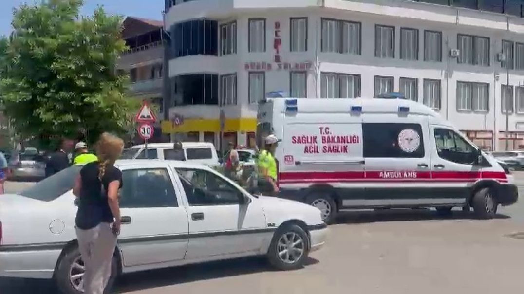 Bursa'da otomobil ile motosiklet çarpıştı:1 yaralı!