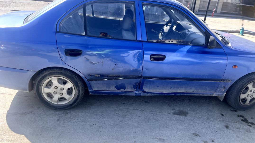 Bursa'da otomobil ve motosikletin çarpıştığı anlar kamerada!