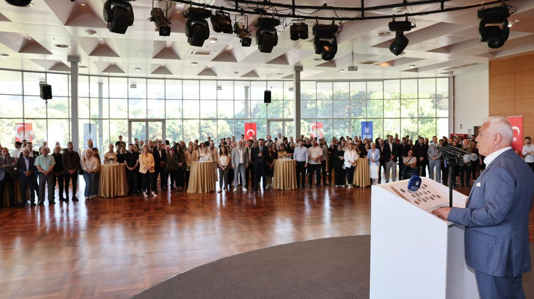 Başkan Bozbey, Büyükşehir çalışanlarıyla bayramlaştı
