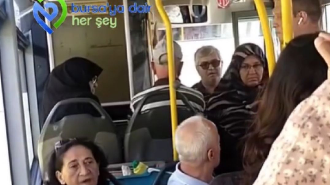 Bursa'da otobüs şoförü ile yolcu tartıştı: 'Bizim vergilerimizle maaş alıyorsun'