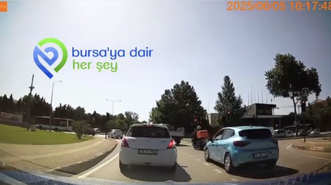 Bursa’da kural tanımaz sürücüler kırmızı ışığı hiçe saydı!