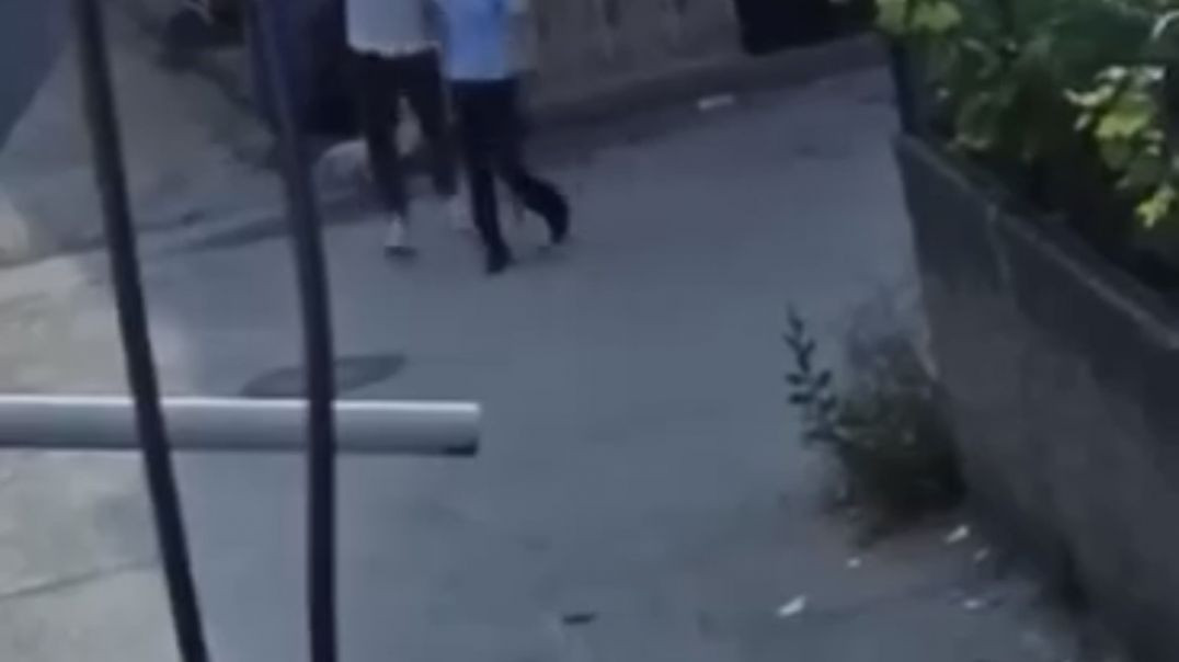 Bursa'da sokakta dövdüğü kadını sürükleyerek zorla götürdü