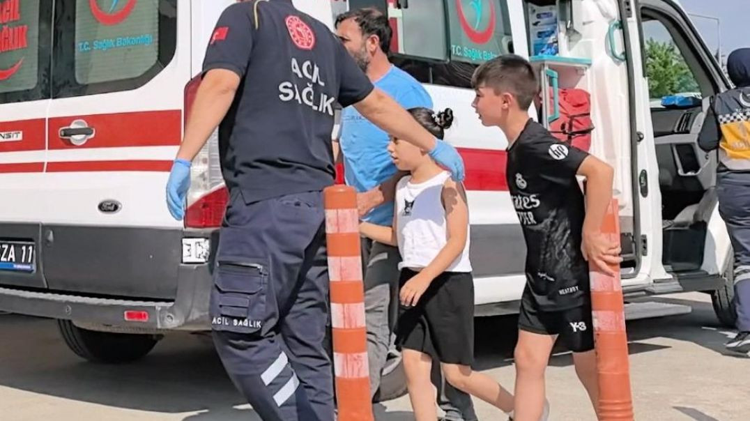 Bursa'da kumbarasını açmaya çalışan çocuğun diline bıçak saplandı
