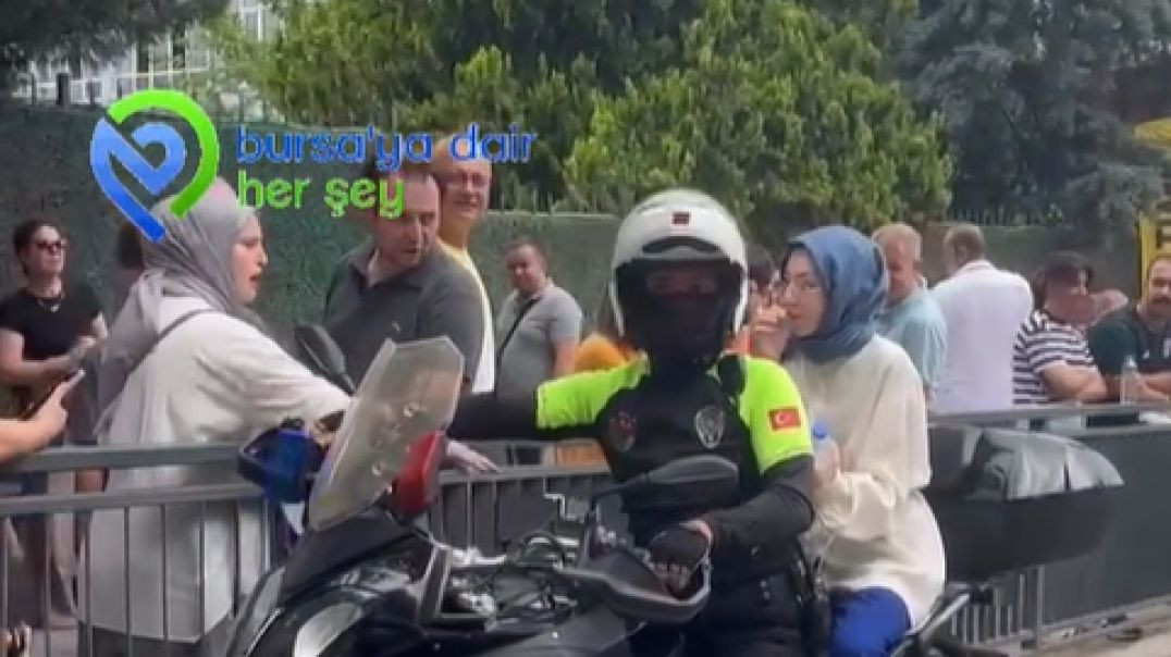 Bursa'da yanlış okula giden öğrenciyi YKS sınavına trafik polisleri yetiştirdi