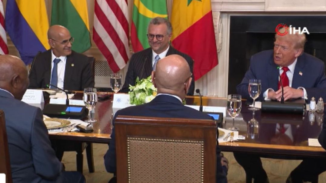 Trump'tan resmi dili İngilizce olan başkana ilginç soru: İngilizce'yi nereden öğrendiniz