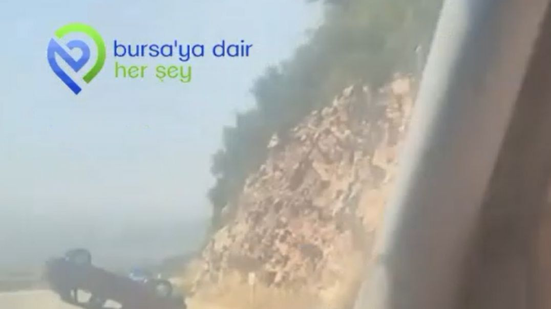 Bursa'da virajı alamayan otomobil takla atarak ters döndü