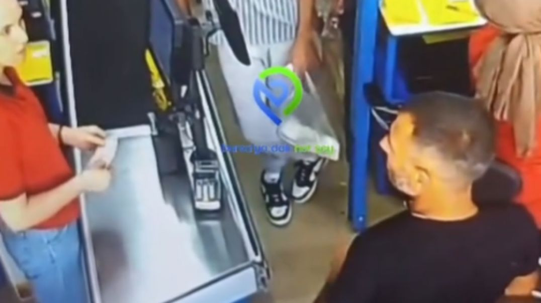 Bursa'da kadın kasiyer ve müşteri arasındaki ödeme tartışması yumruklu kavgaya döndü!
