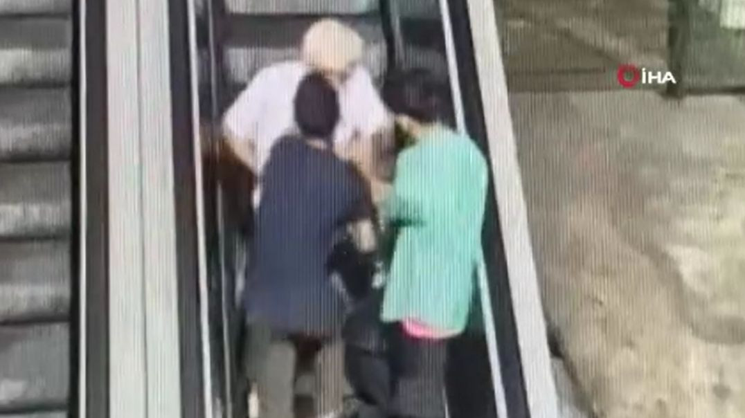 Beyoğlu’nda yaşlı adamın boğazını sıkıp gasp ettiler: Şahıslardan biri 17 yaşında!