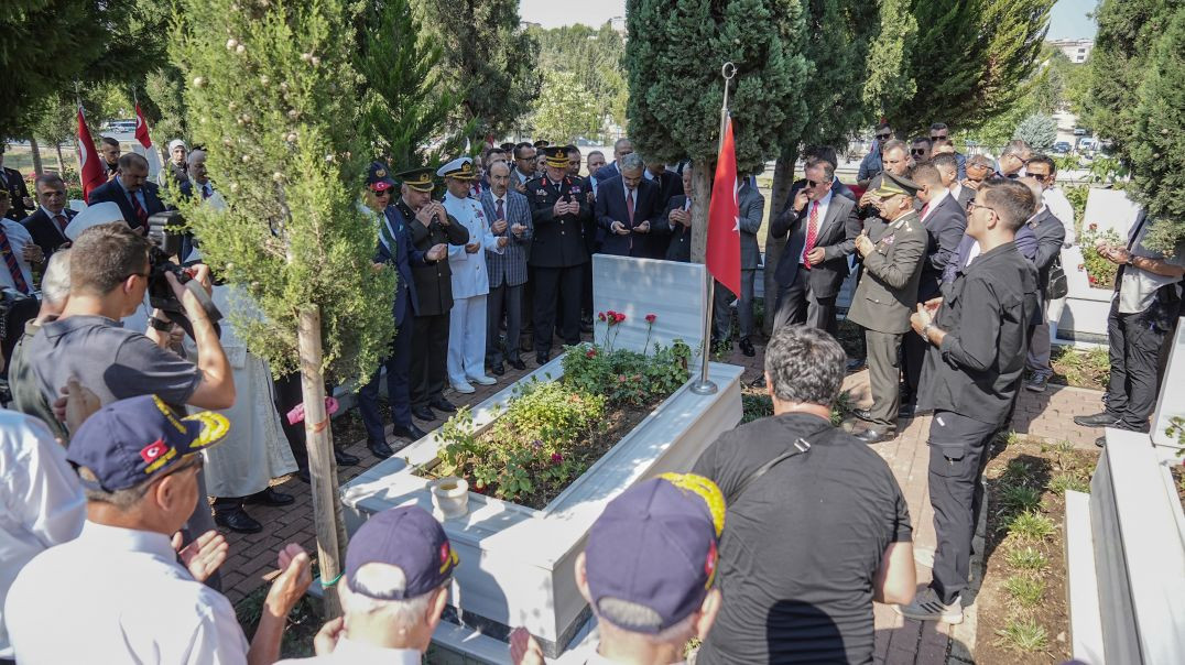 Bursa’da 15 Temmuz anma programı şehitlere dualarla başladı