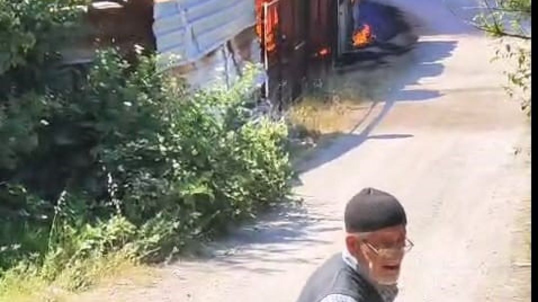 İnegöl'de ev yangınında uyuyan ev sahibi son anda kurtarıldı!