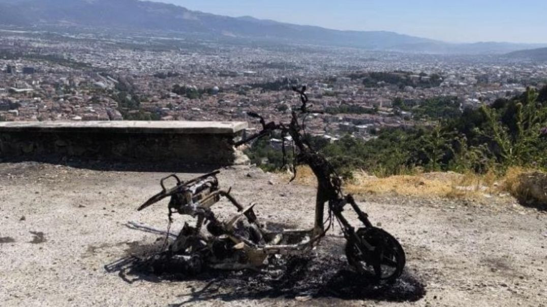 Bursa'da sıfır aldığı motosikletini çalıp yaktılar