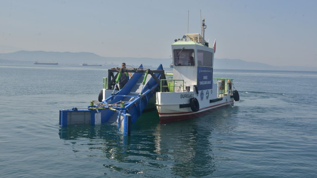 Bursa Büyükşehir Belediyesi, Marmara Denizi’nde de temizlik çalışmalarını aralıksız sürdürüyor