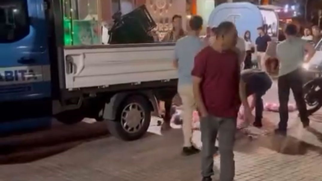 Mudanya sahilinde zabıta ile seyyar satıcılar arasındaki gergin anlar kamerada!