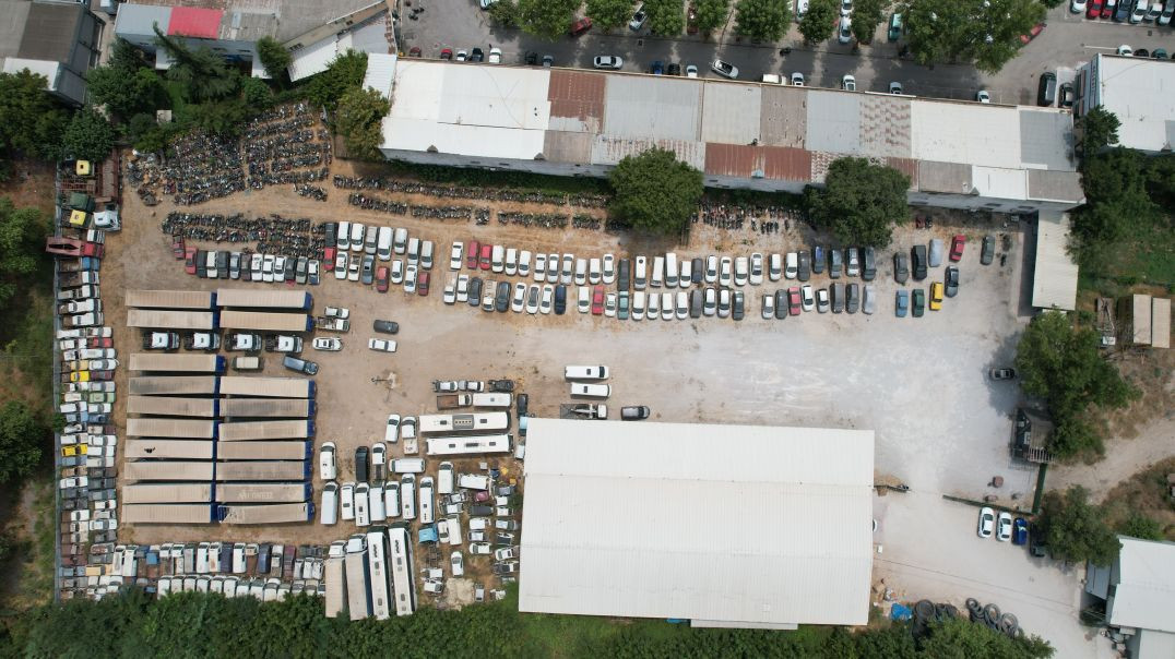 Yediemin otoparklarında çürüyen araçlar 6 ay içinde satışa çıkacak