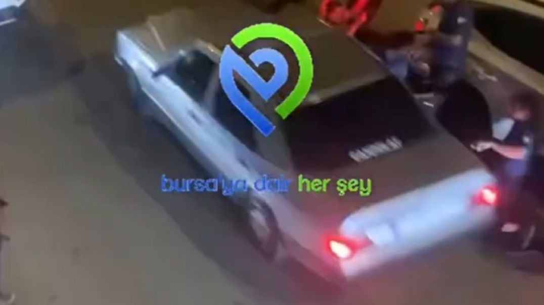 Bursa'da dur ihtarına uymayan şahıs otomobiliyle polisi ezdi geçti!