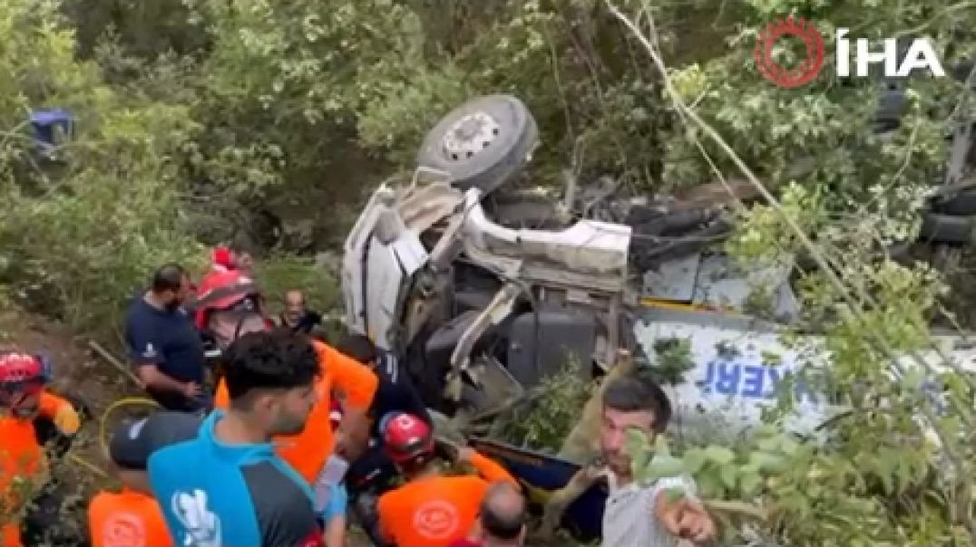 Bursa Gürsu'da orman yangınına giden su tankeri uçuruma uçtu: 1 ölü, 2 ağır yaralı!