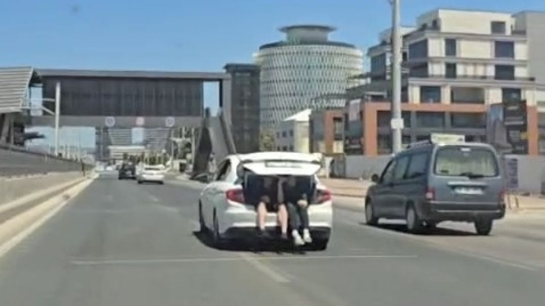 Bursa'da bagajda yolculuk yürekleri ağza getirdi