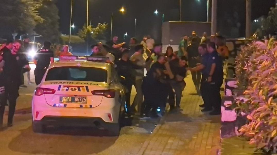 Bursa’da laf atma tartışmasına aileler de karıştı... Polis biber gazı sıkarak ayırabildi