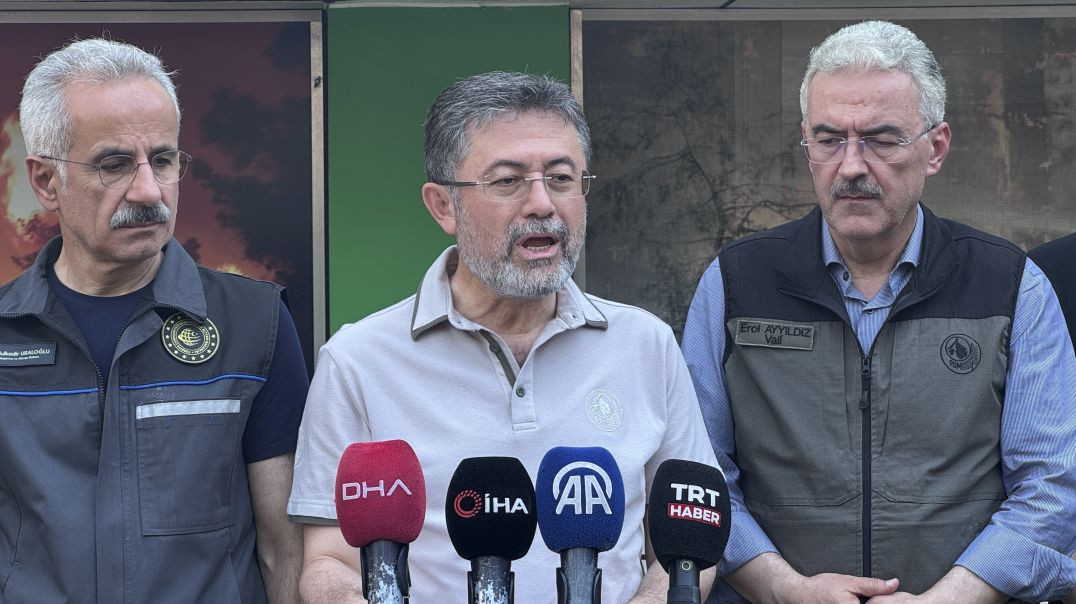 Bursa’daki yangında 3 mahalle tahliye edildi... Bakan Yumaklı’dan umut veren açıklama