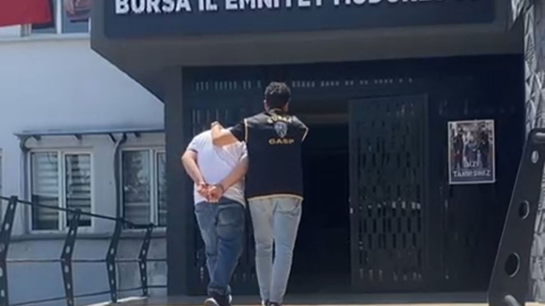 Bursa'da seyir halindeki araçtan havaya ateş açıp video çeken şahıs gözaltına alındı