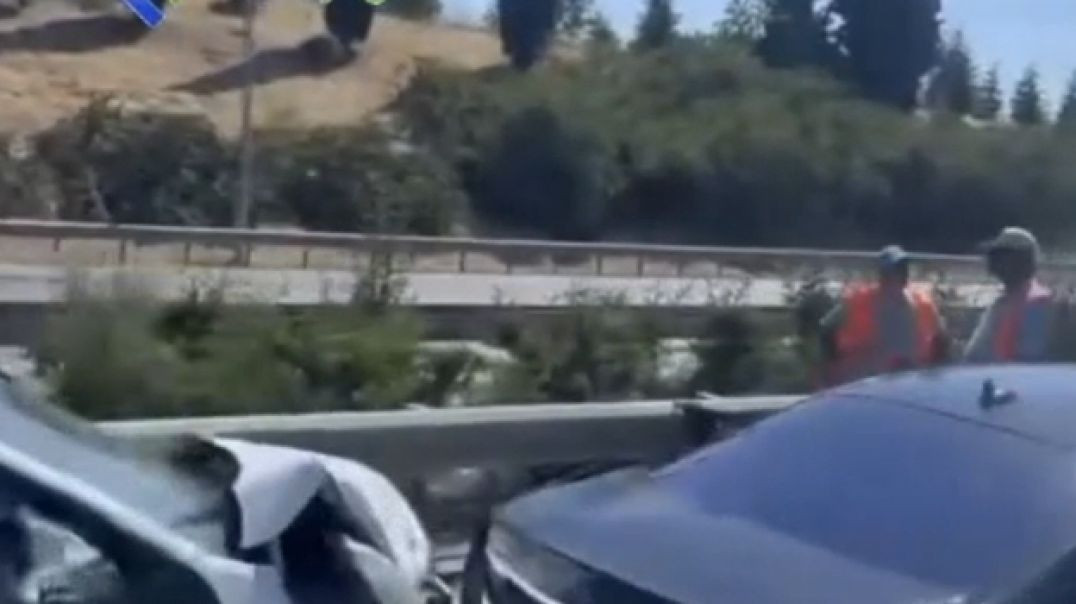 Bursa'da otobanda zincirleme kazada araçlar birbirine girdi