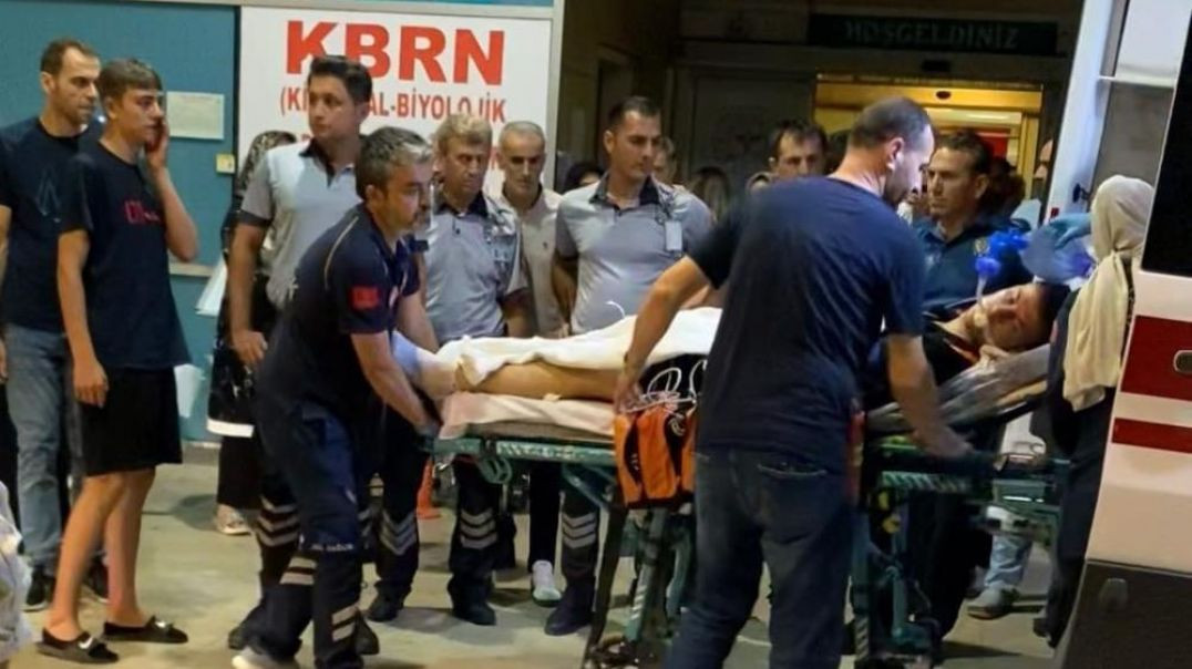 Bursa’da motosiklet ile bisiklet feci şekilde çarpıştı: 1’i ağır 2 yaralı