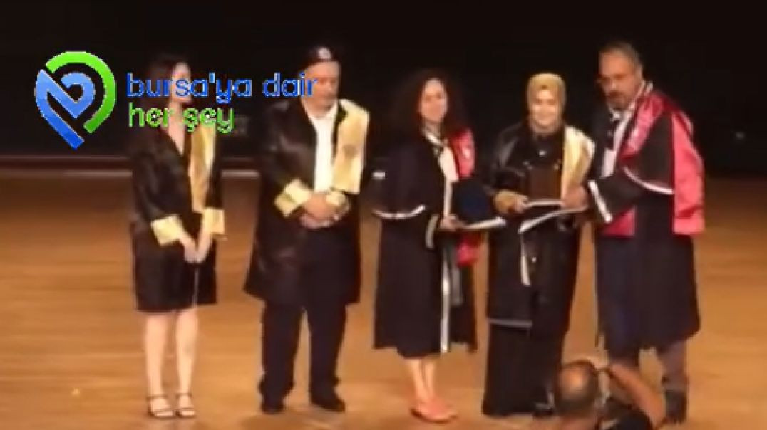 Uludağ Üniversitesi’nde azmin zaferi: 50 yaşındaki 5 çocuk annesi bölüm birincisi oldu
