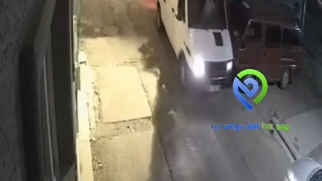Bursa’da alkollü ev sahibi dehşet saçtı: 10 araca çarpıp bir kişiyi yaraladı!